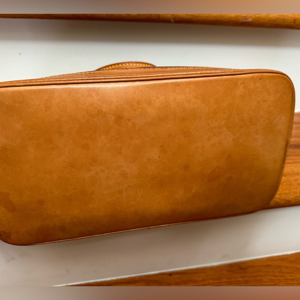Louis Vuitton Alma Hand Bag - Picture 7 of 11